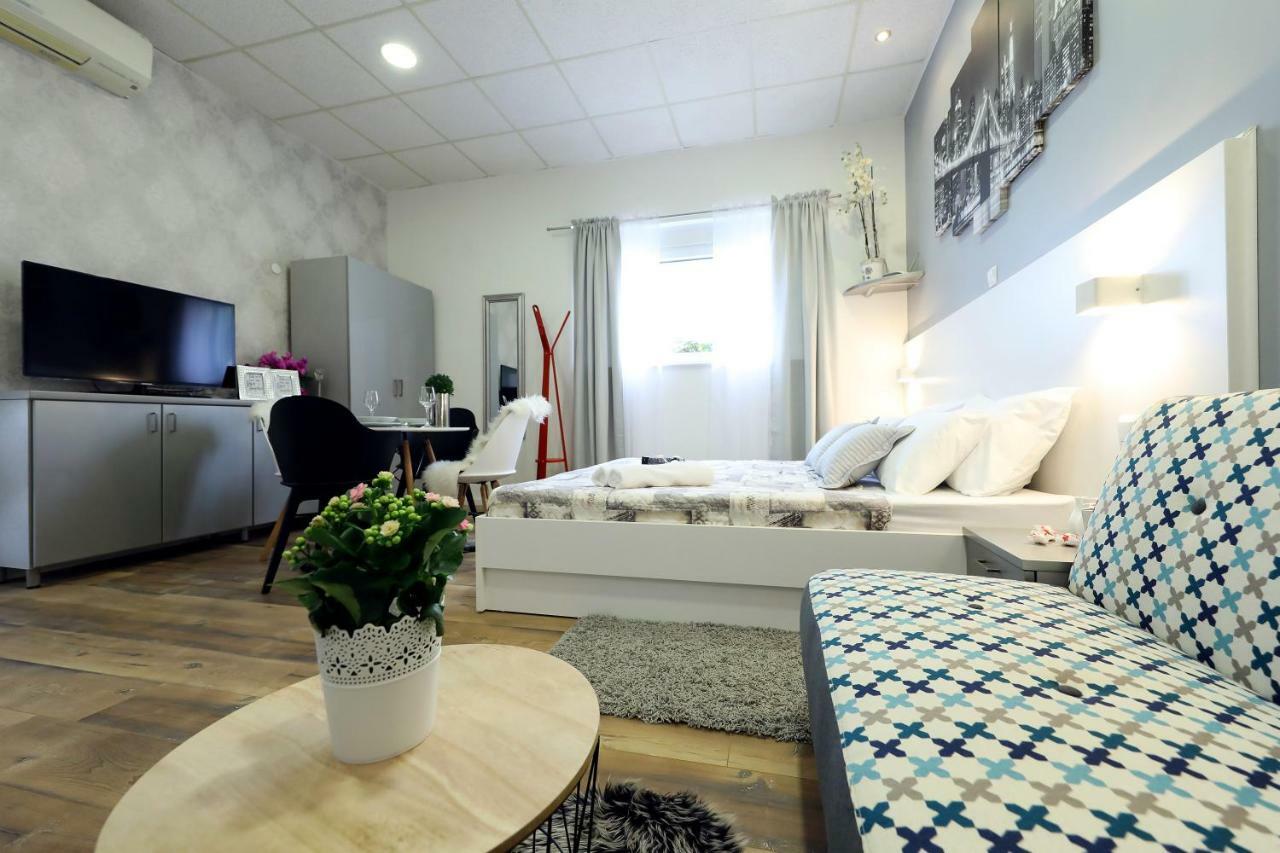 Studio Apartman Summer Flower Zadar Exterior foto